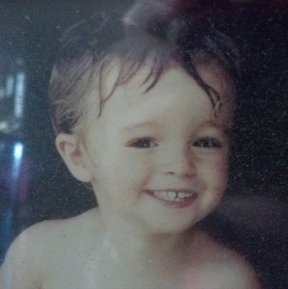 Live Like Listing: Shop my closet, low starts, under $10. - Picture 10 of 16